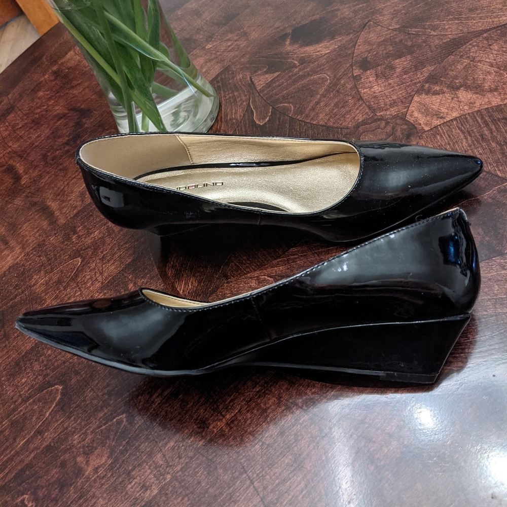 Bandolino pointed toe wedge